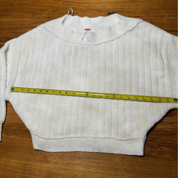 FREE PEOPLE pullover - Picture 5 of 10